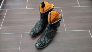 squeaky shoes